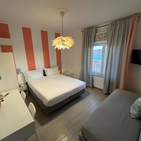 F.Rooms Napoli Luaran gambar