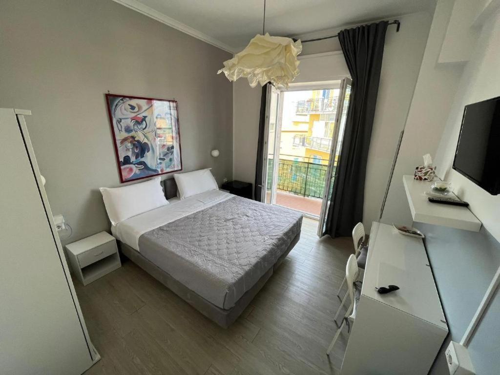 F.Rooms Napoli Luaran gambar