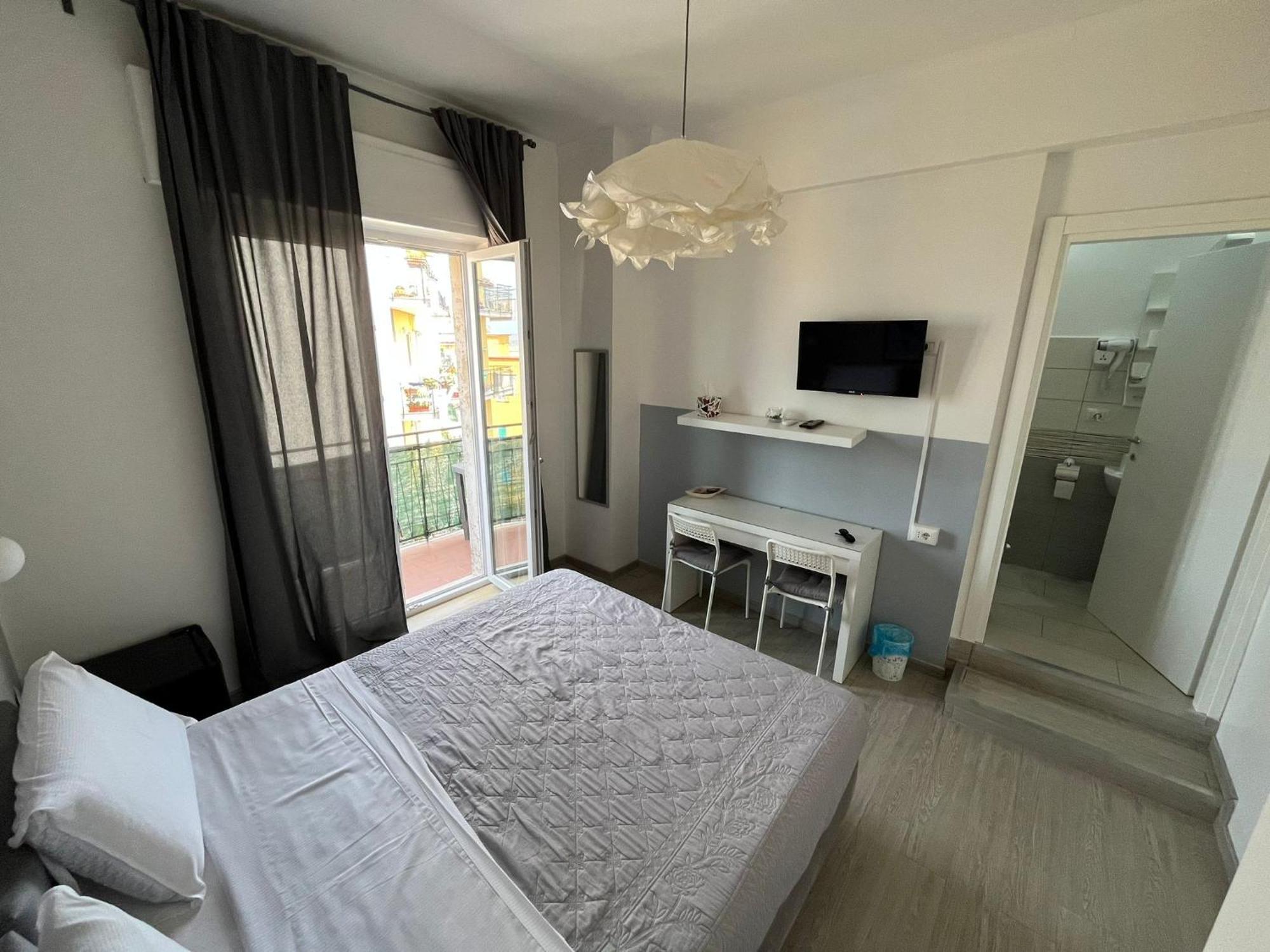 F.Rooms Napoli Luaran gambar