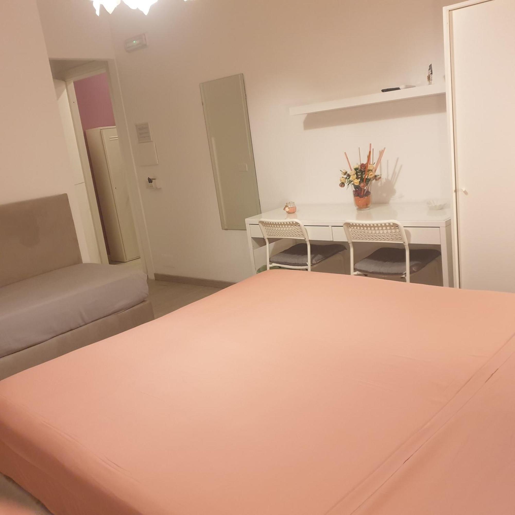 F.Rooms Napoli Luaran gambar