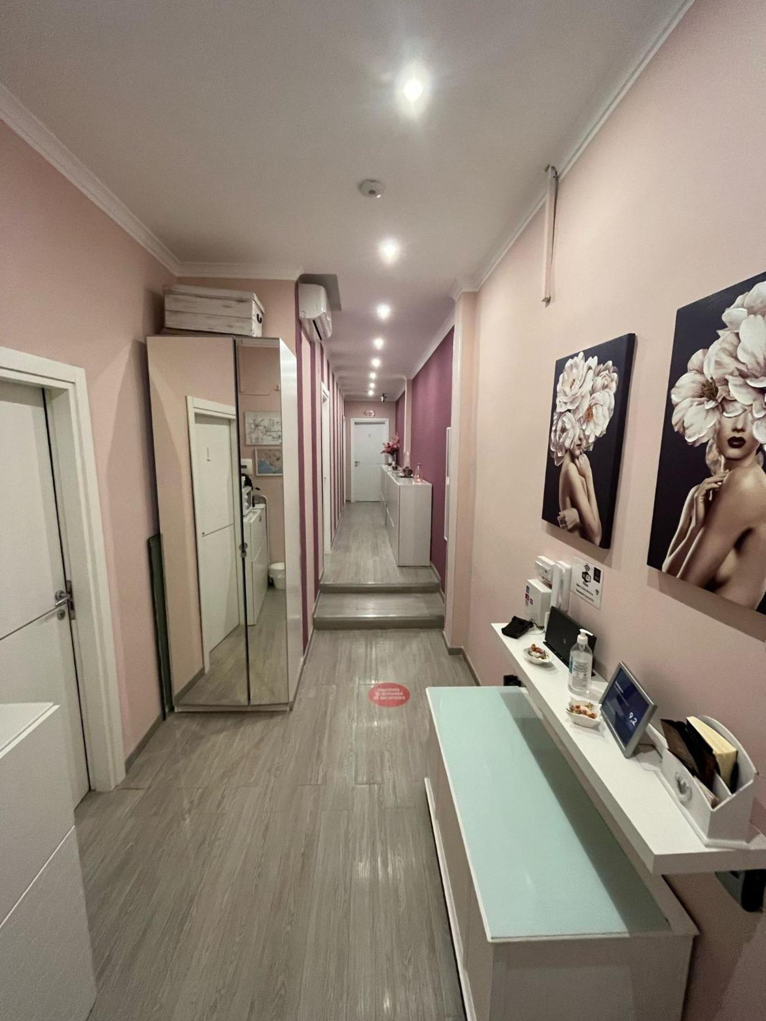 F.Rooms Napoli Luaran gambar