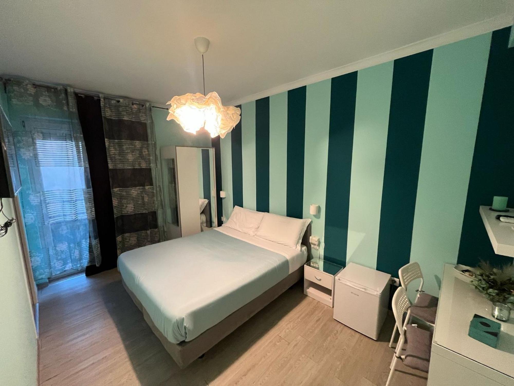 F.Rooms Napoli Luaran gambar