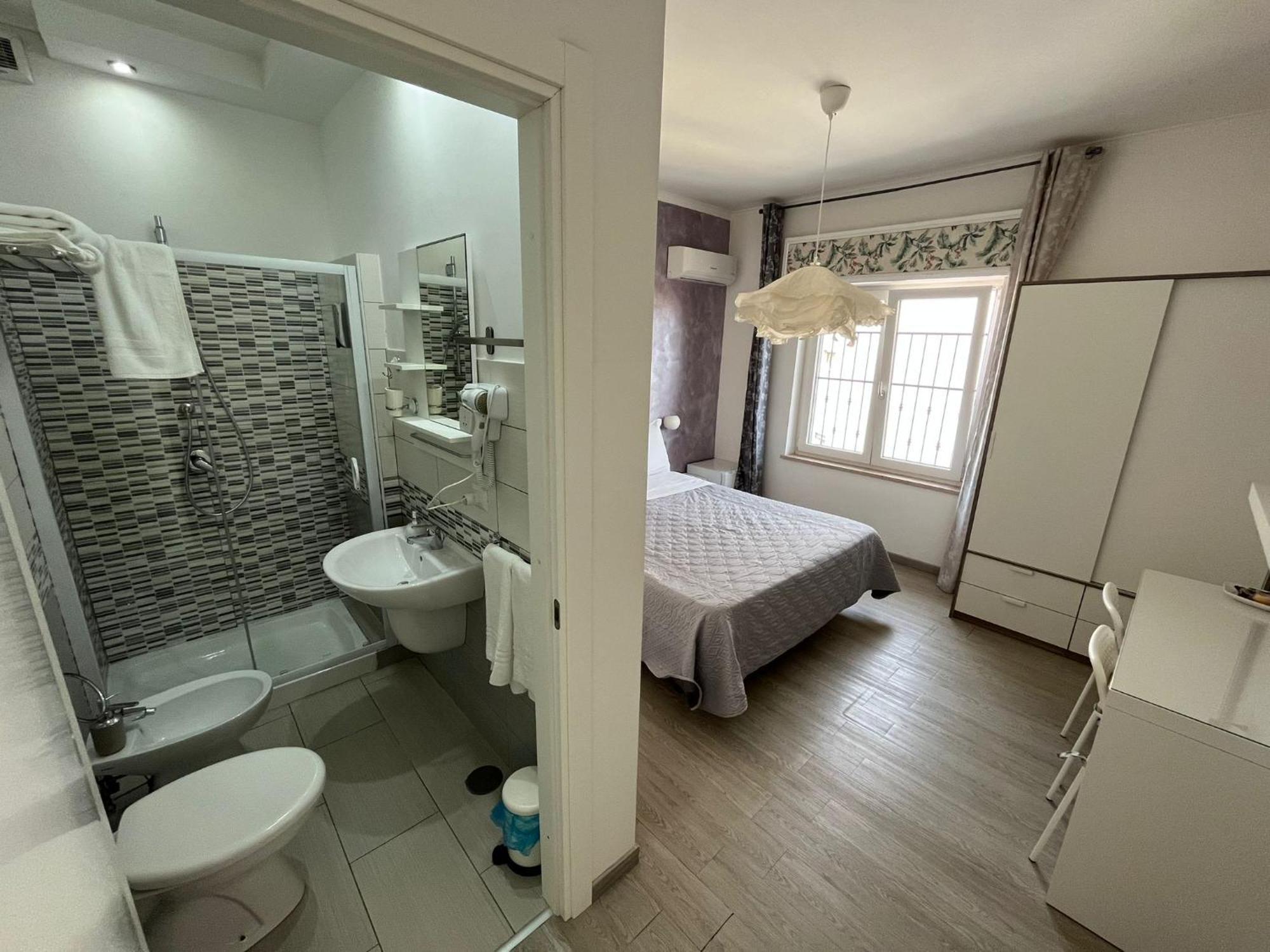 F.Rooms Napoli Luaran gambar